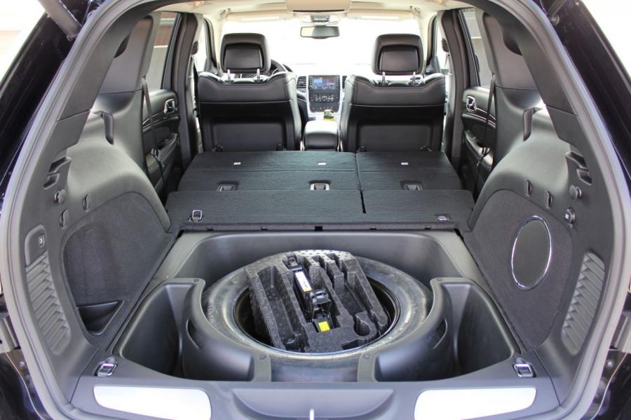 Jeep Grand Cherokee SRT8 2012 года  (фото 10 из 186)
